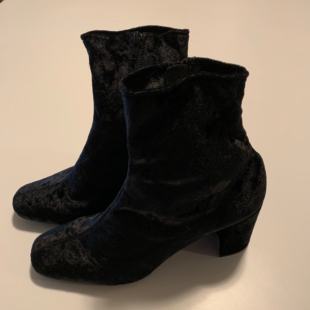 Jeffrey Campbell Cienaga Lo Velvet Boots NWOT